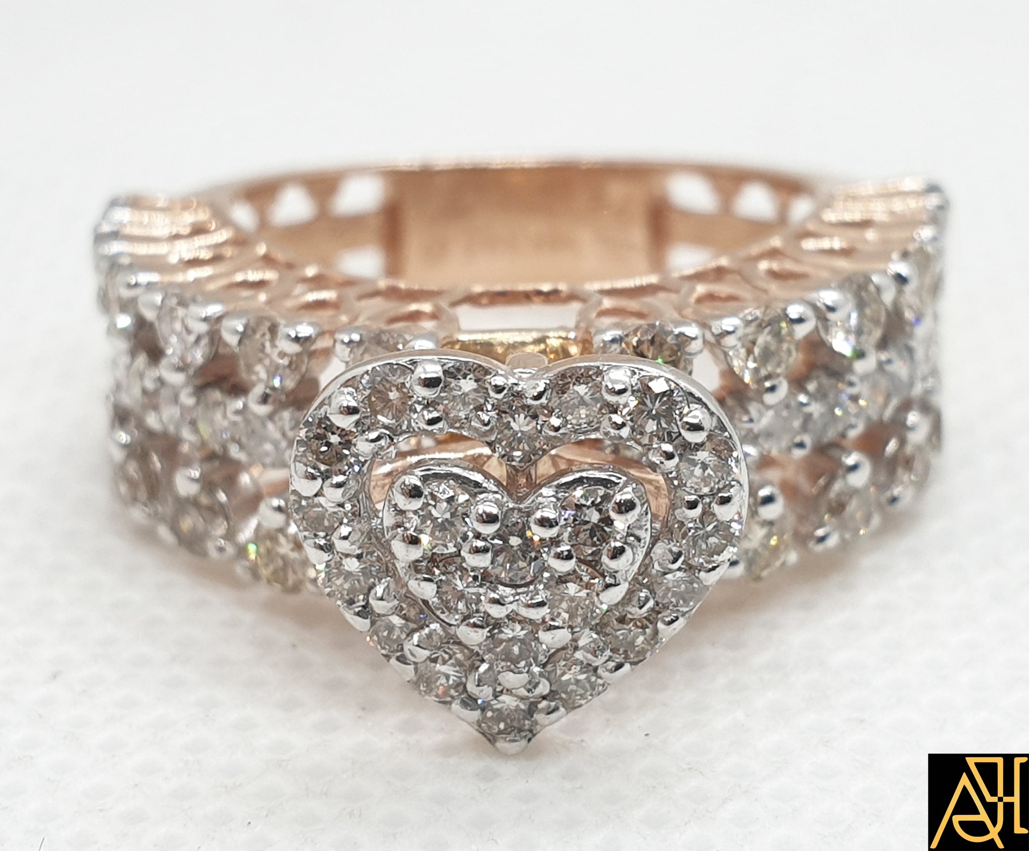 Glister Heart Ring - Alapatt Diamonds