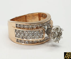 Splendid Diamond Engagement Ring