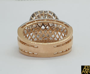Enticing Diamond Engagement Ring