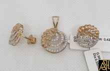 Load image into Gallery viewer, Fancy Diamond Pendant Set
