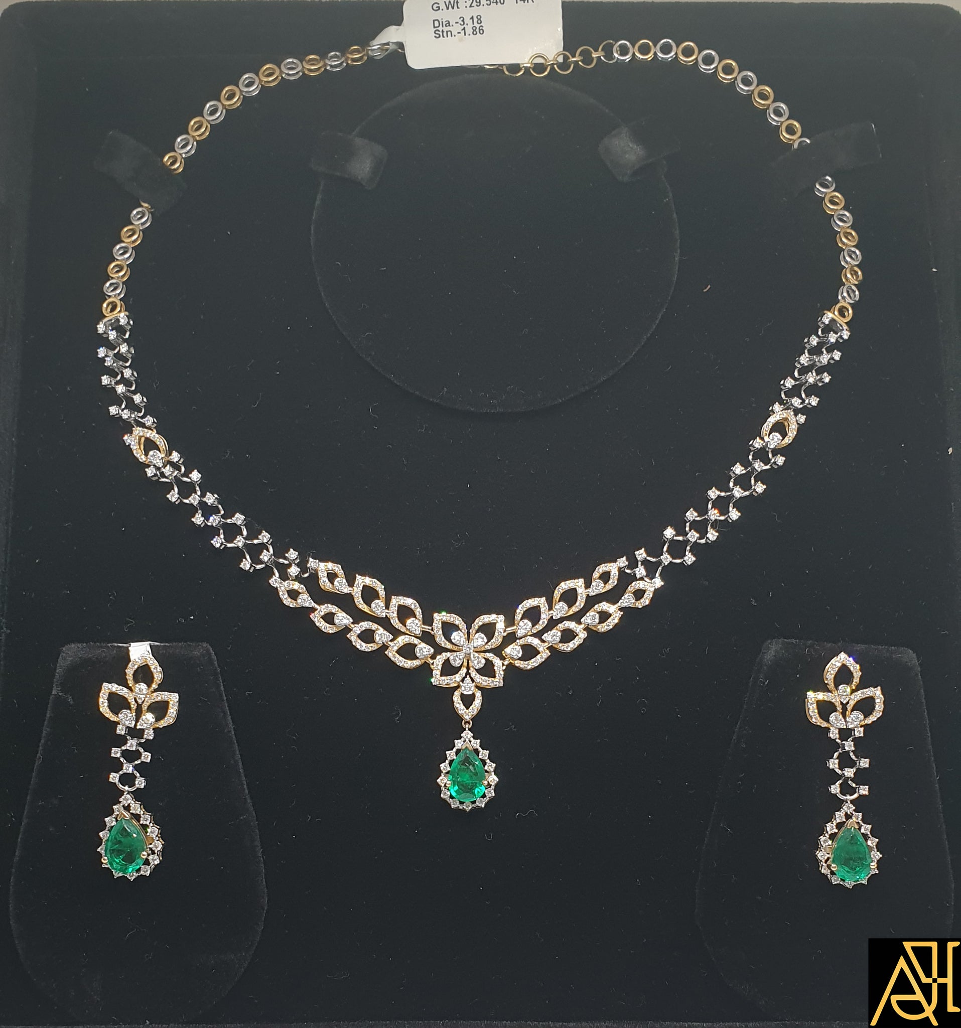 Buy Necklaces Online | Zoya Diamond Necklace Set from Indeevari